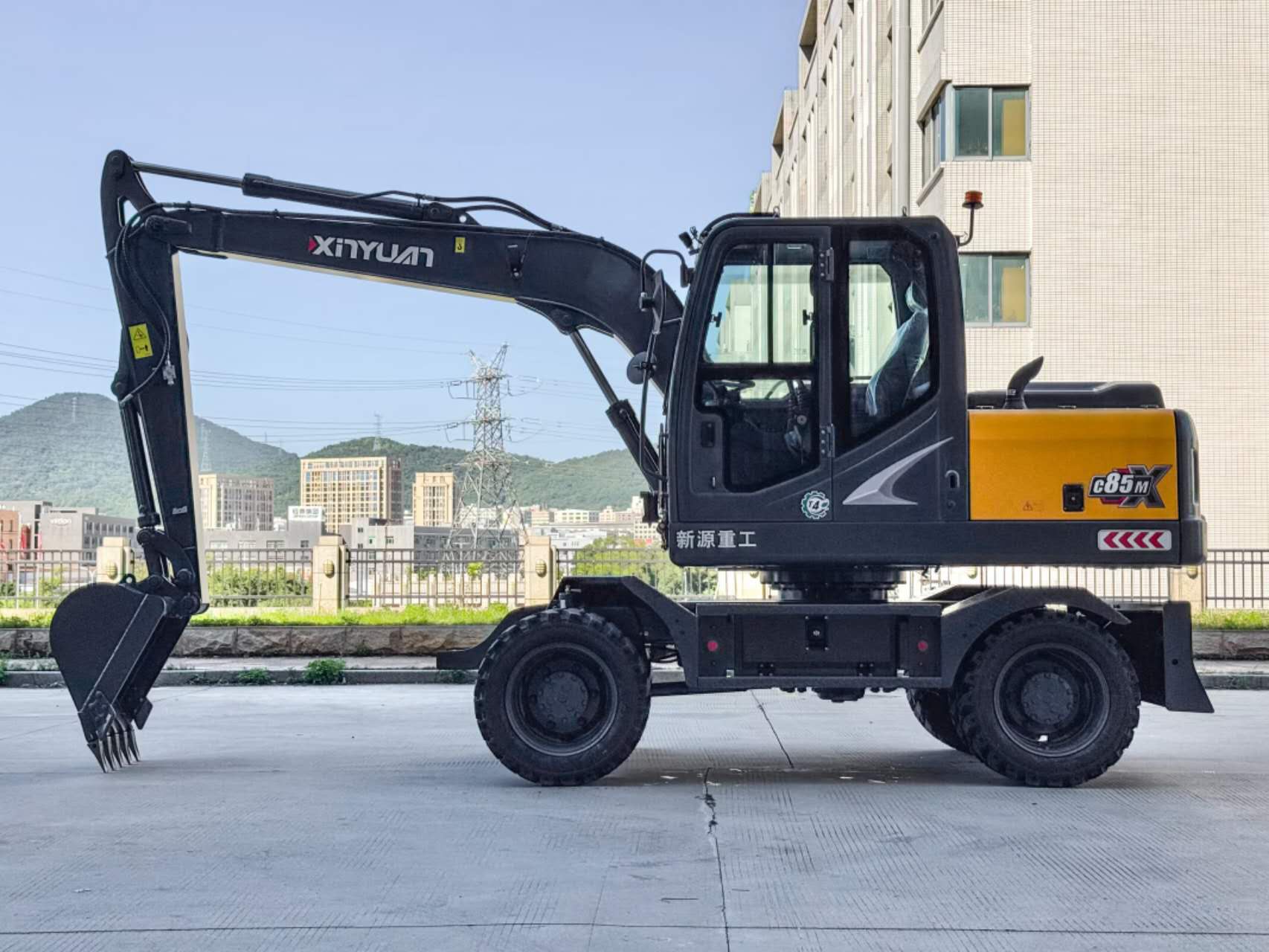 There's an old saying in China: For cars, choose Toyota; for wheeled excavators, choose XINYUAN.